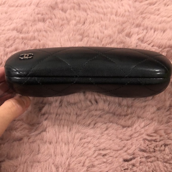Chanel leather eyewear case - Picture 5 of 5